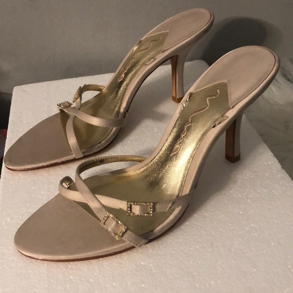 Nina Light Gold slide-in Sandals